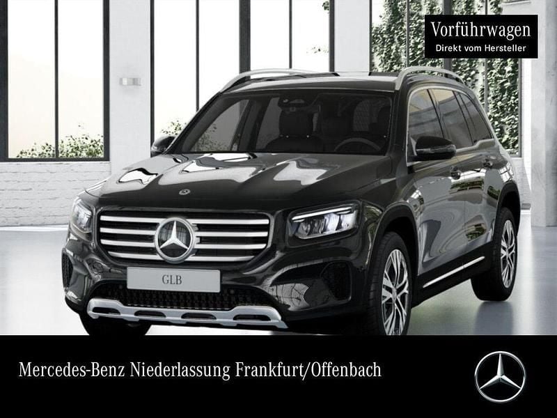 Mountain grau Gebraucht 2024 Mercedes GLB200 AMG SUV | 40.890 € (Fairer Preis) - Bild 1/4