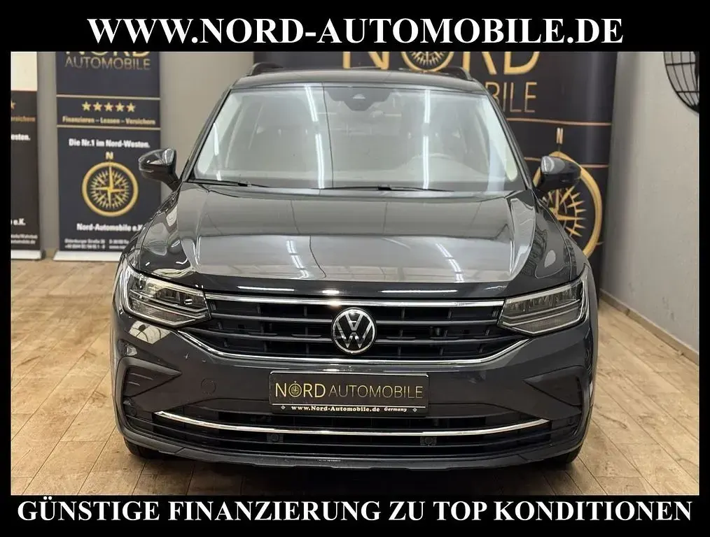 Gebraucht VW Tiguan Life 150 PS (110 kW) 2022 Uranograu SUV