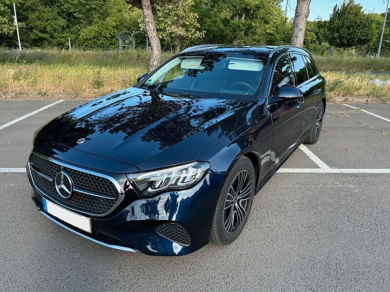 Blau Gebraucht 2024 Mercedes E200 Advanced Kombi | 55.900 € (Teuer) - Bild 1/4