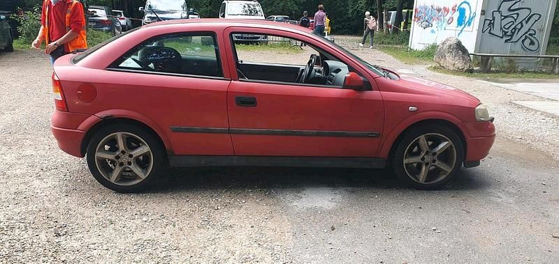 Rot Gebraucht 1998 Opel Astra Kleinwagen | 900 € (Guter Preis) - Bild 1/4