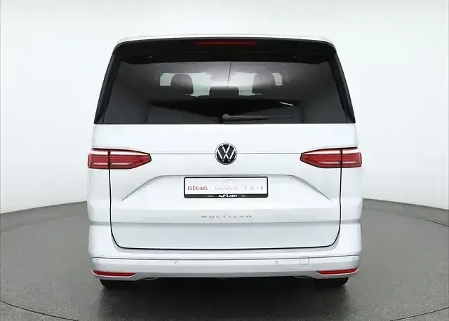 Gebraucht VW Multivan 204 PS (150 kW) 2024 Reflexsilber metallic Van / Kleinbus