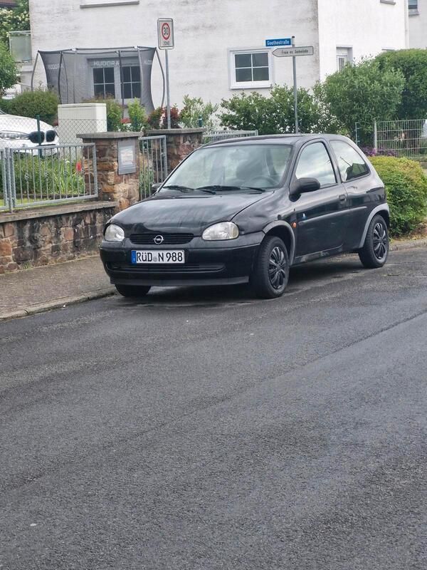 Schwarz Gebraucht 1999 Opel Corsa Kleinwagen | 200 € (Superpreis) - Bild 1/4
