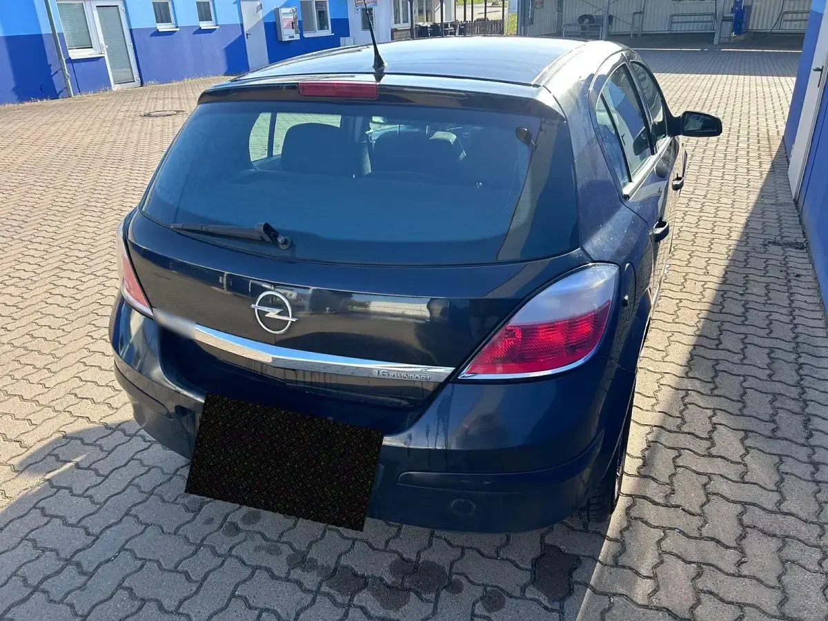 Gebraucht Opel Astra 105 PS (77 kW) 2006 Schwarz Limousine