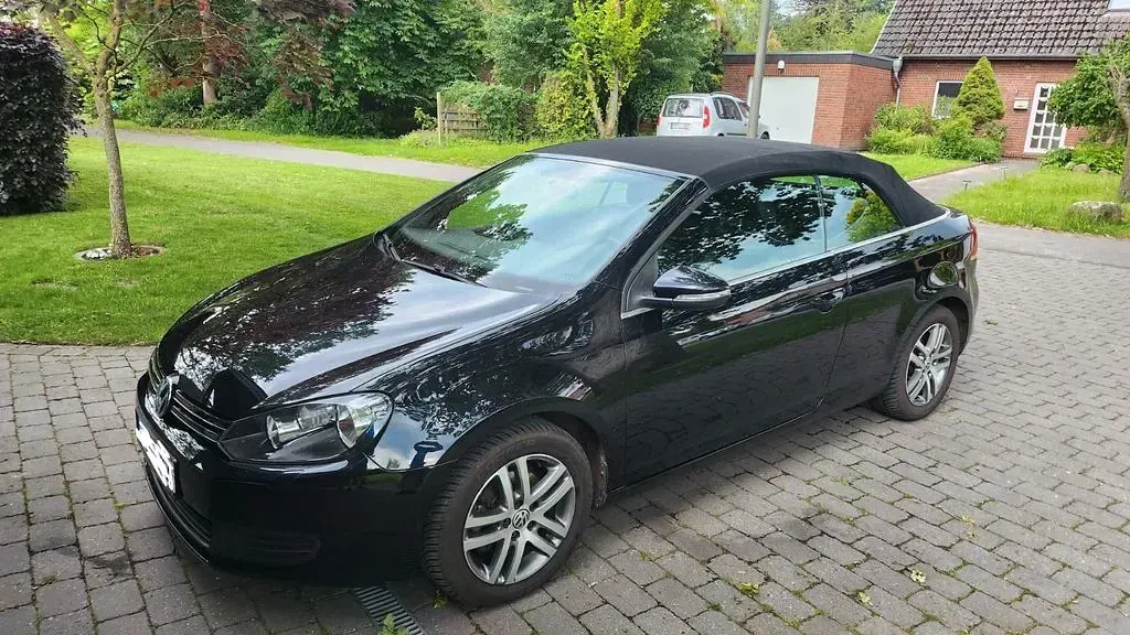 Gebraucht VW Golf 105 PS (77 kW) 2011 Schwarz Cabrio