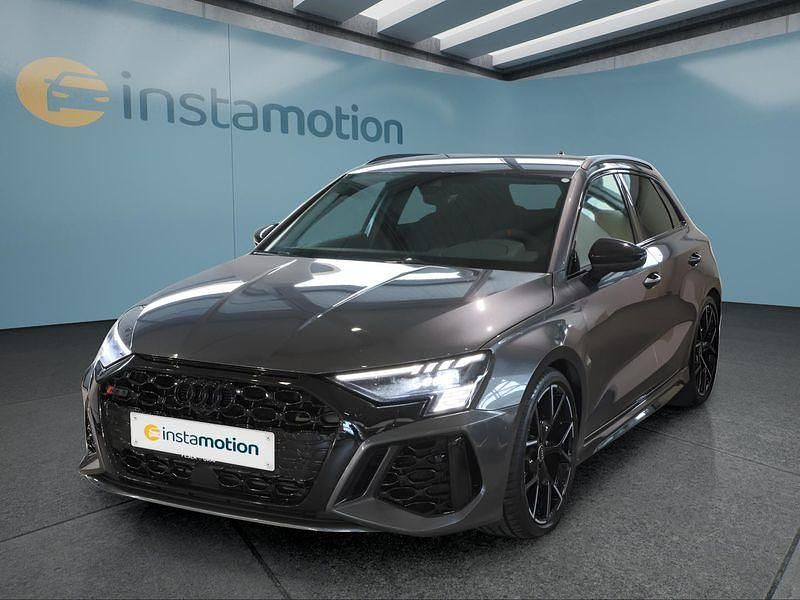 Grau Gebraucht 2022 Audi RS3 Sportback Kleinwagen | 49.749 € (Etwas zu teuer) - Bild 1/4