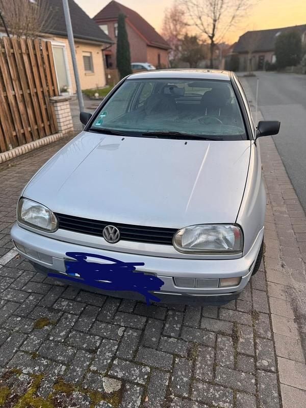 Gebraucht VW Golf III 75 PS (55 kW) 1997 Silber Kleinwagen