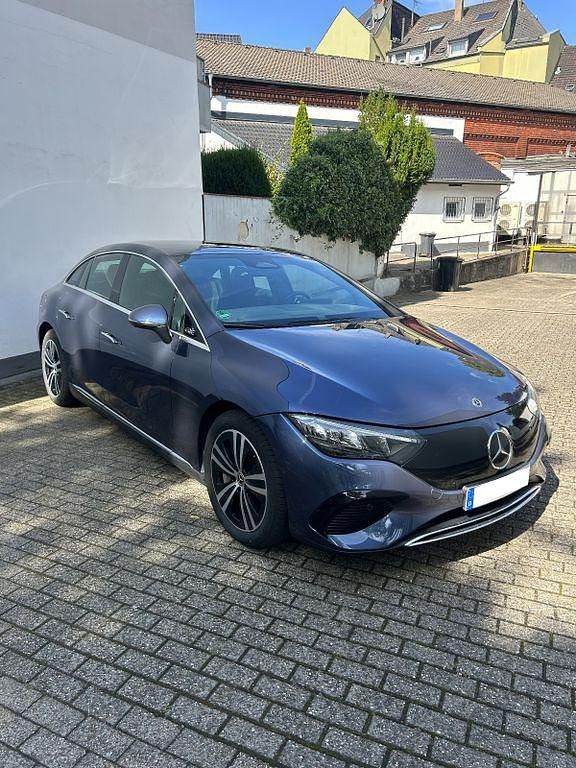 Gebraucht Mercedes EQE300 Advanced 180 kW (245 PS) 2023 Blau Limousine