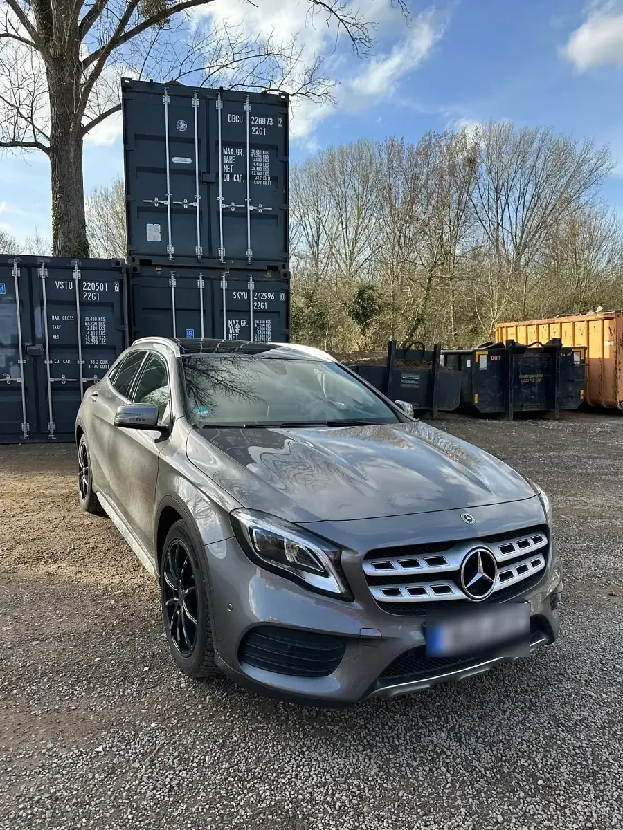 Gebraucht Mercedes GLA250 AMG line 211 PS (155 kW) 2019 Grau SUV