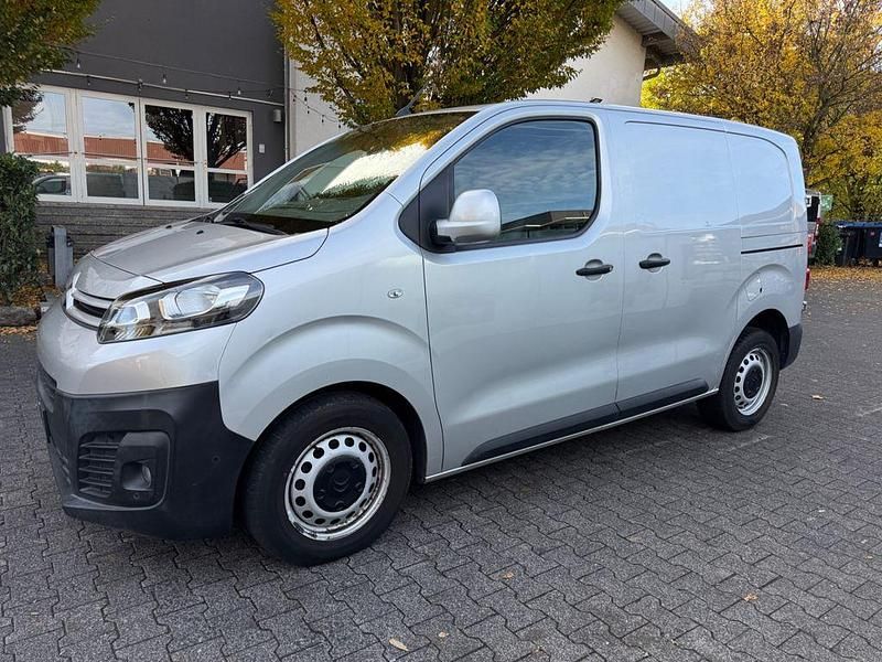 Gebraucht Citroën Jumpy 122 PS (89 kW) 2017 Silber Van / Kleinbus