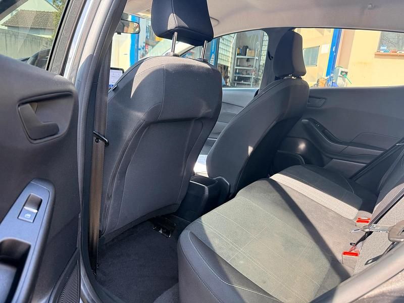 Gebraucht Ford Fiesta 74 PS (54 kW) 2020 Grau Kleinwagen