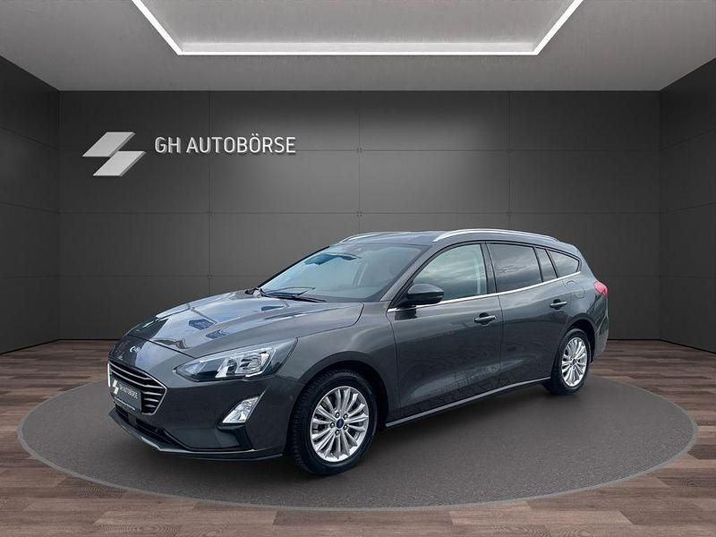 Grau Gebraucht 2022 Ford Focus Titanium Kombi | 19.999 € (Superpreis) - Bild 1/4