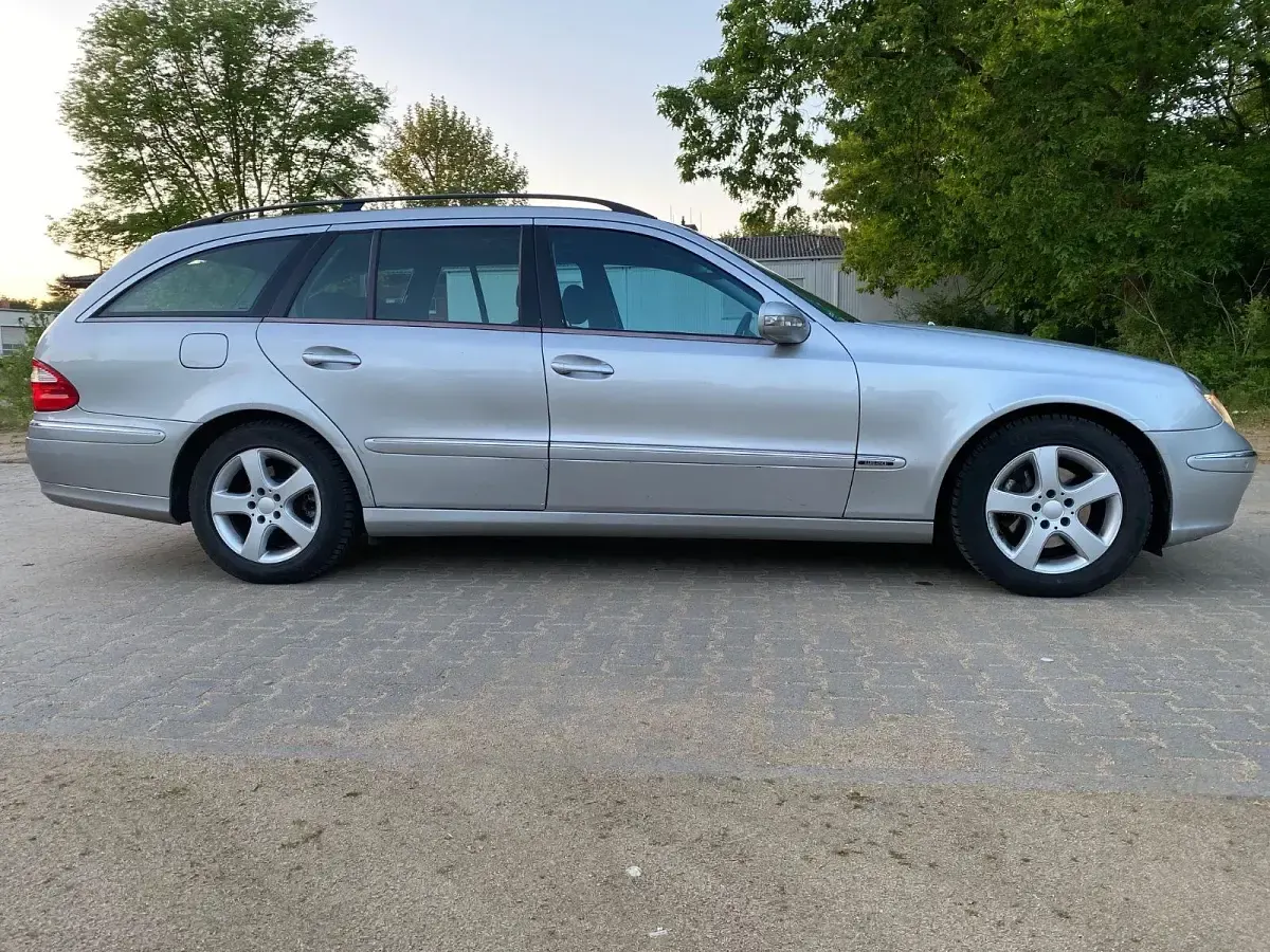 Brugt Mercedes E220 150 HK (110 kW) 2005 Sølv Stationcar