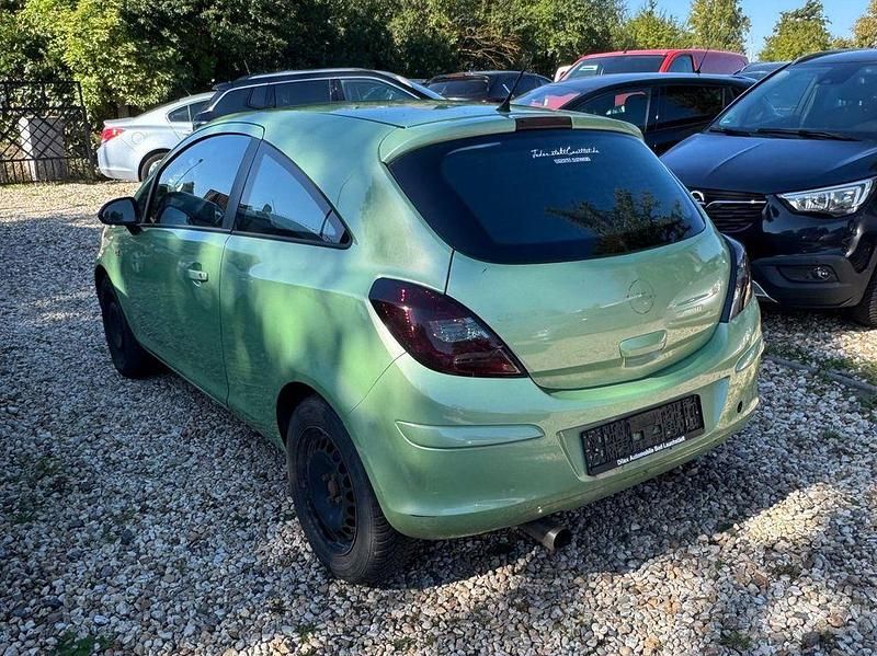 Gebraucht Opel Corsa Innovation 80 PS (58 kW) 2009 Grün Kleinwagen