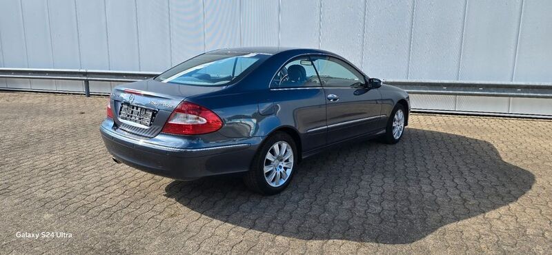 Gebraucht Mercedes CLK200 163 PS (119 kW) 2005 Blau Coupé