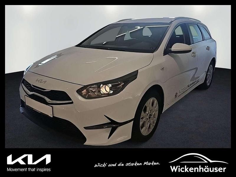 Carraraweiss Gebraucht 2024 Kia Ceed Sportswagon Vision Kombi | 18.990 € (Superpreis) - Bild 1/4
