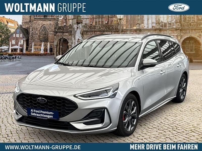 Silber Gebraucht 2024 Ford Focus ST-Line Limousine | 24.950 € (Fairer Preis) - Bild 1/4