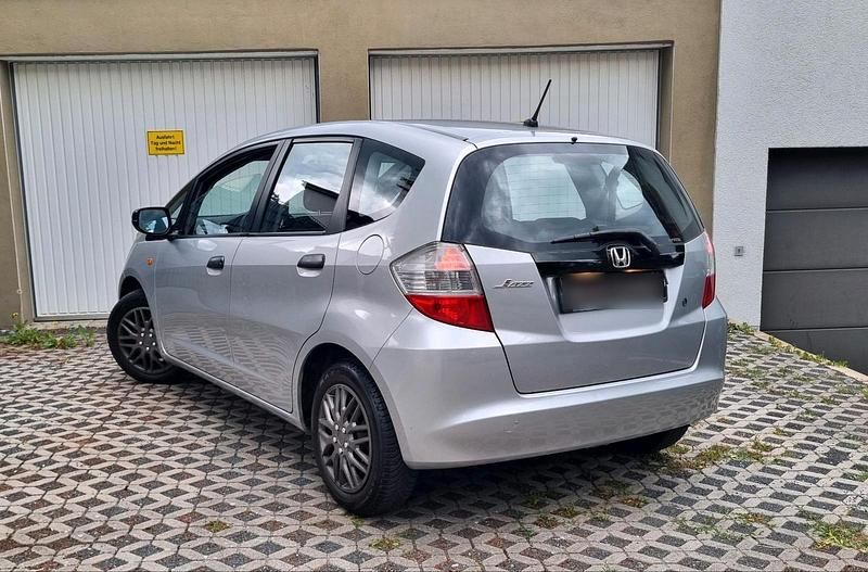 Silber Gebraucht 2010 Honda Jazz Kleinwagen | 2.599 € (Guter Preis) - Bild 1/4