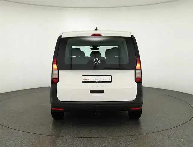 Używany VW Caddy 114 KM (83 kW) 2022 Biały Minivan