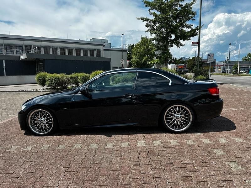 Gebraucht BMW 335 Cabriolet 306 PS (225 kW) 2007 Schwarz Cabrio