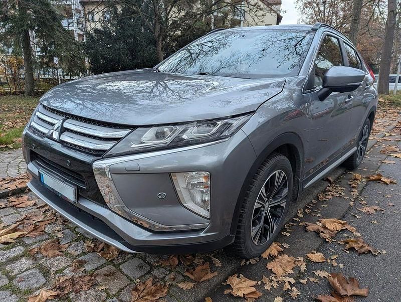 Grau Gebraucht 2018 Mitsubishi Eclipse Cross SUV | 15.500 € (Fairer Preis) - Bild 1/4