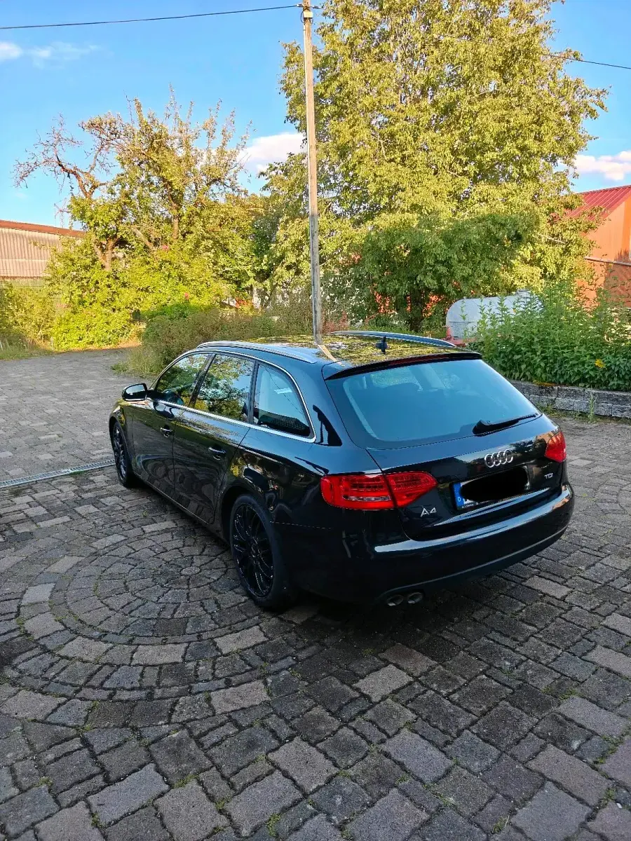 Gebraucht Audi A4 143 PS (105 kW) 2011 Schwarz Kombi