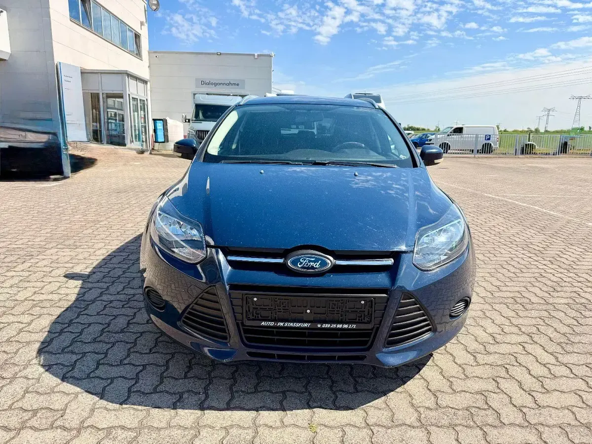 Gebraucht Ford Focus Trend 116 PS (85 kW) 2011 Blau Kombi