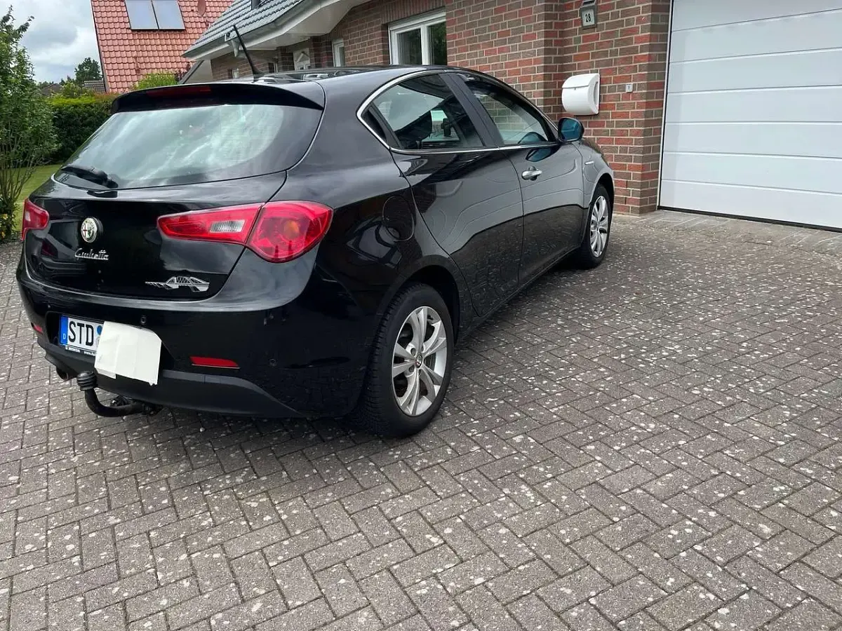Gebraucht Alfa Romeo Giulietta 120 PS (88 kW) 2010 Schwarz Kleinwagen