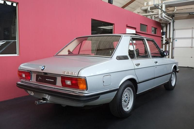 Gebraucht BMW 528 184 PS (135 kW) 1980 Silber Limousine