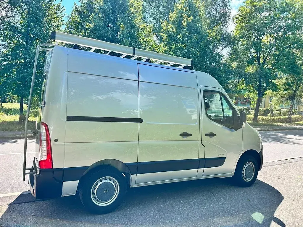 Gebraucht Opel Movano 101 PS (74 kW) 2011 Silber Van / Kleinbus