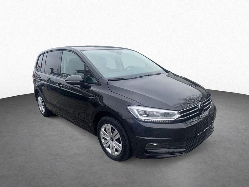 Neu VW Touran 150 PS (110 kW) 2025 Grenadillschwarz metallic Van / Kleinbus