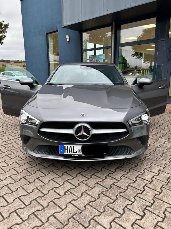 Grau Gebraucht 2019 Mercedes CLA250 Limousine | 27.800 € (Fairer Preis) - Bild 1/4