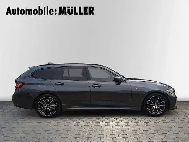 Gebraucht BMW 318 M Sport 150 PS (110 kW) 2021 Mineralgrau metallic Kombi