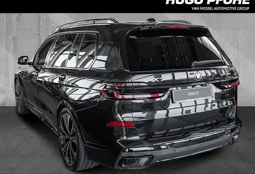 Gebraucht BMW X7 352 PS (258 kW) 2026 Schwarz SUV