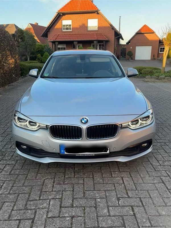 Gebraucht 2017 BMW 320 Efficient Dynamics Limousine | 13.000 € (Guter Preis) - Bild 1/4