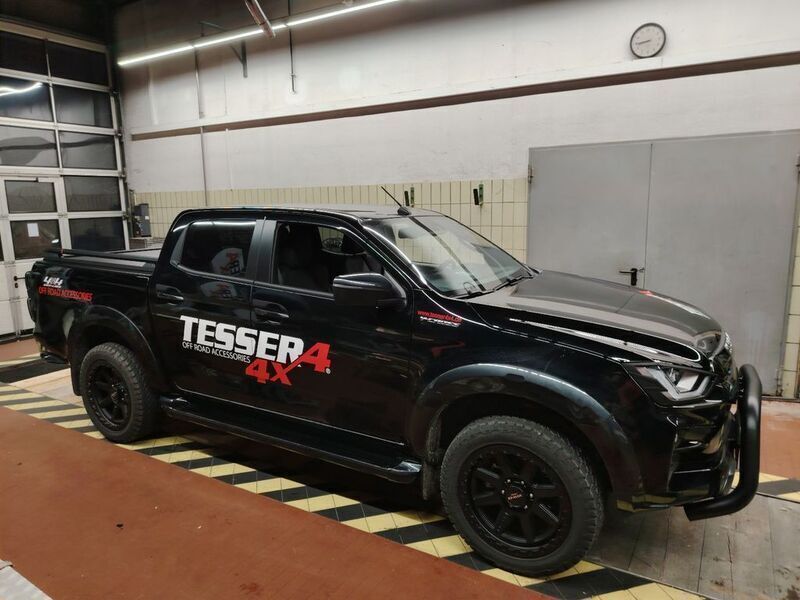 Onyx black (569) Gebraucht 2024 Isuzu D-Max Abholung | 54.990 € - Bild 1/4