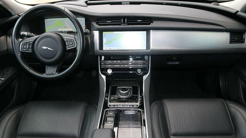 Gebraucht Jaguar XF Prestige 300 PS (220 kW) 2017 Grau Limousine