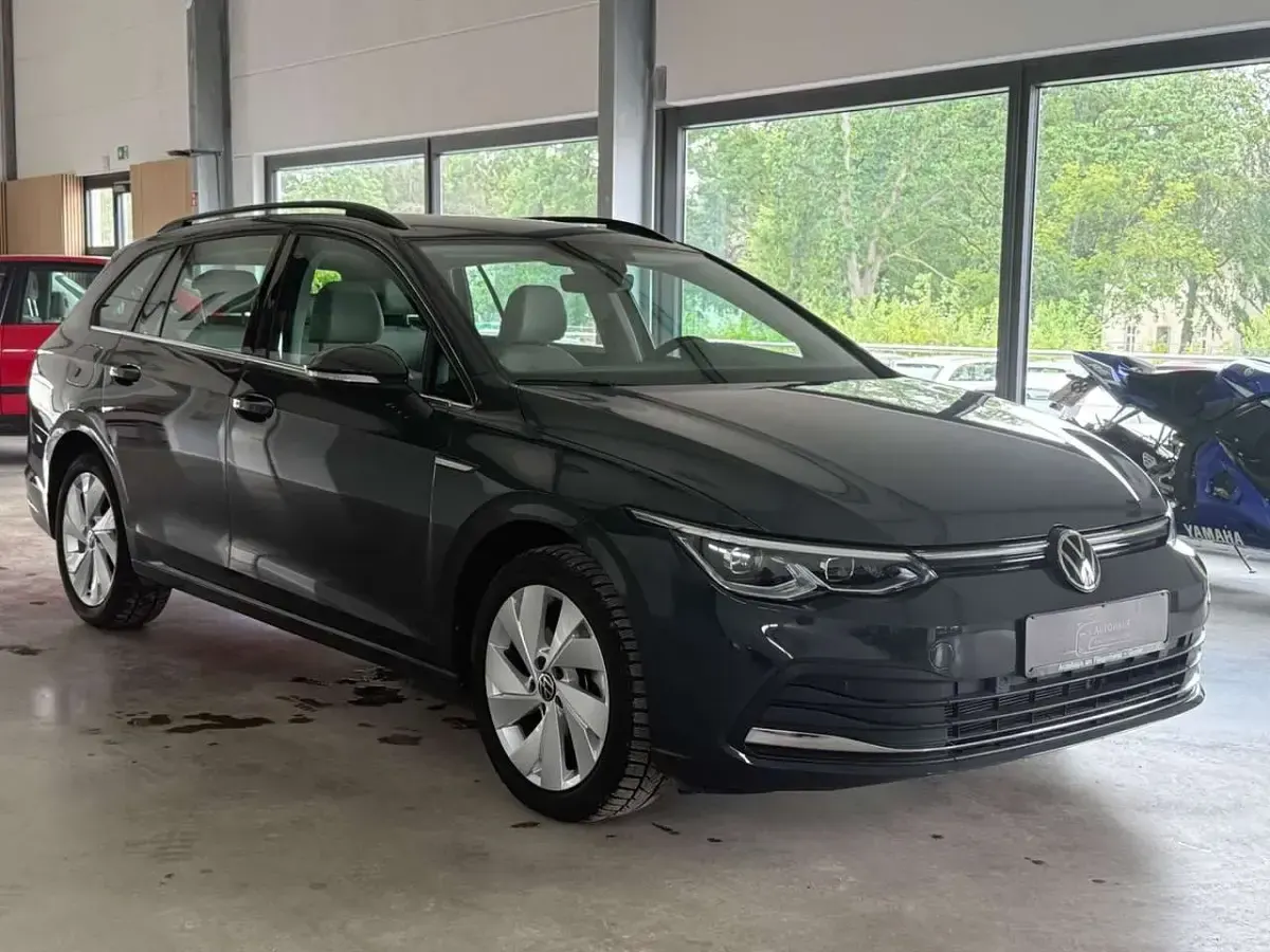 Gebraucht VW Golf VIII Style 150 PS (110 kW) 2021 Grau Kombi