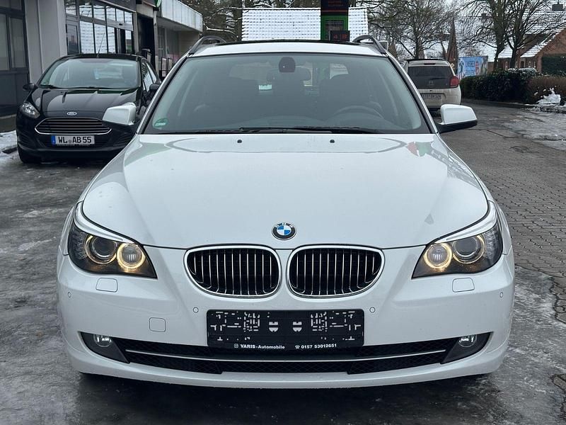 Gebraucht BMW 530 Advantage 235 PS (172 kW) 2009 Weiß Kombi