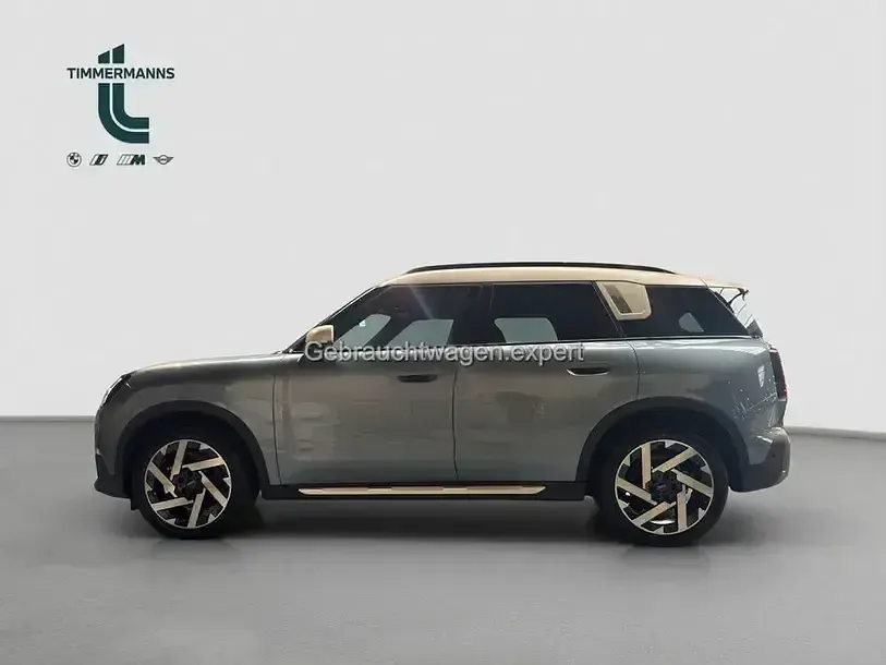 Gebraucht Mini Cooper Countryman Favoured 170 PS (125 kW) 2025  smokey green (metallic) SUV