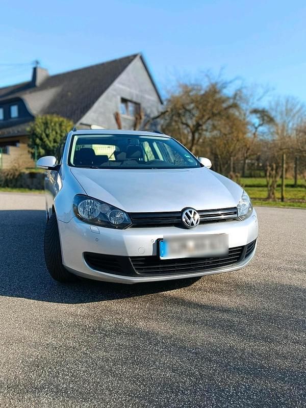 Gebraucht VW Golf VI 102 PS (75 kW) 2011 Silber Kleinwagen