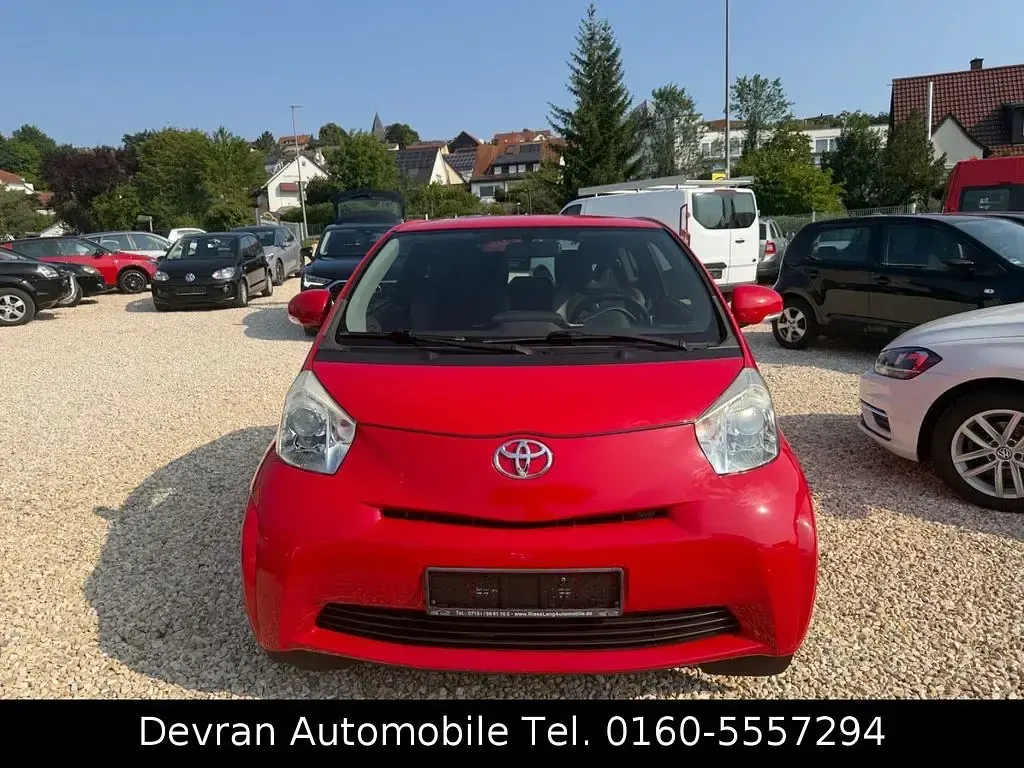 Gebraucht Toyota iQ Basis 68 PS (50 kW) 2010 Rot Kleinwagen