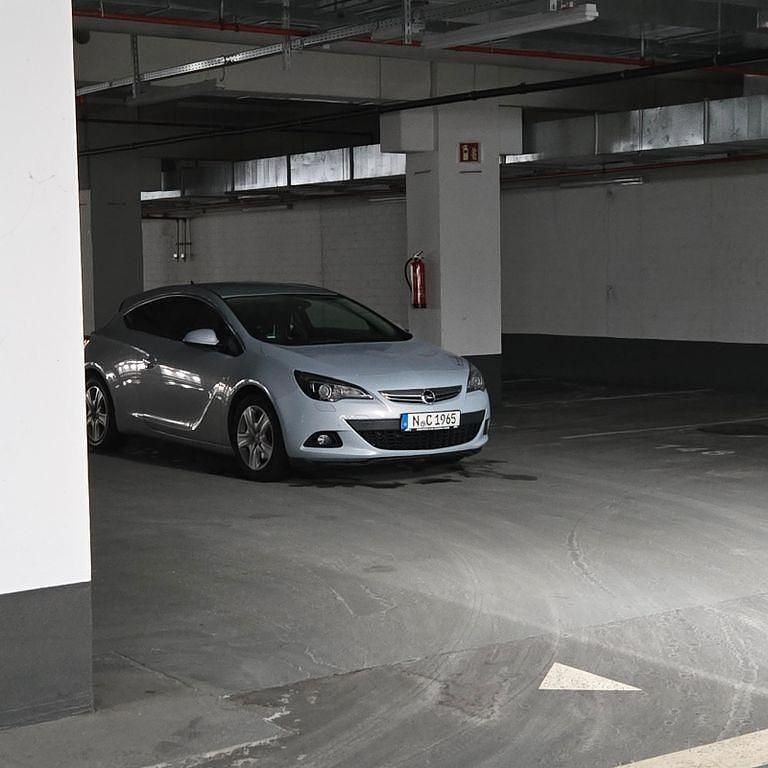 Gebraucht Opel Astra GTC Active 165 PS (121 kW) 2013 Grau Limousine