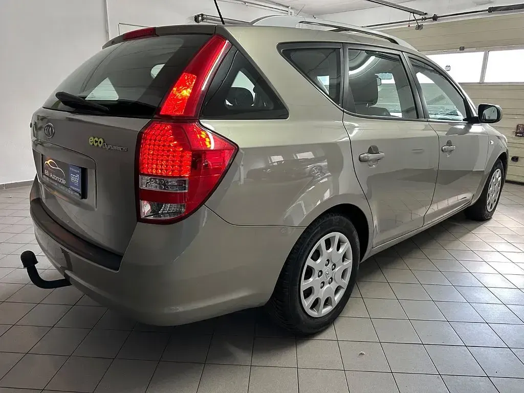 Gebraucht Kia Ceed Sportswagon 90 PS (66 kW) 2011 Grau Kombi
