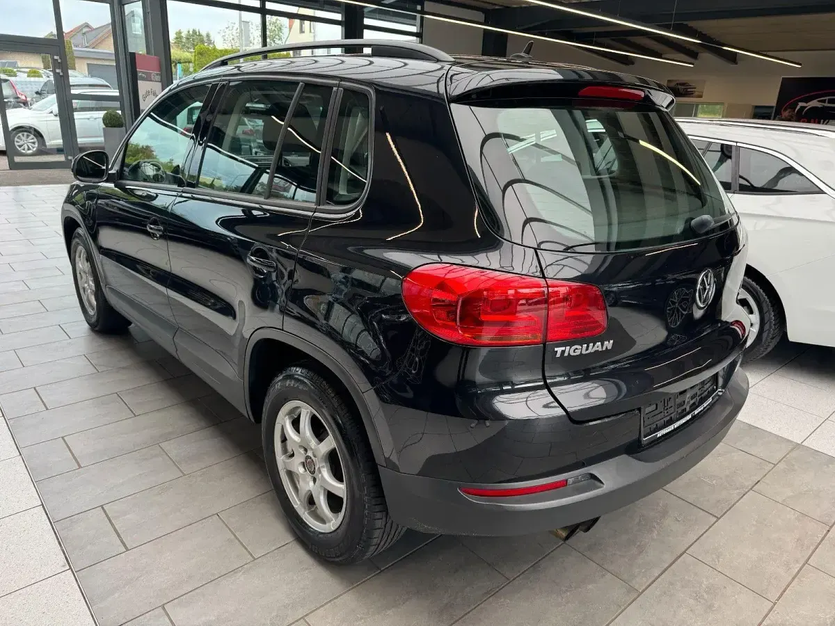 Gebraucht VW Tiguan Trendline 195 PS (143 kW) 2014 Schwarz SUV