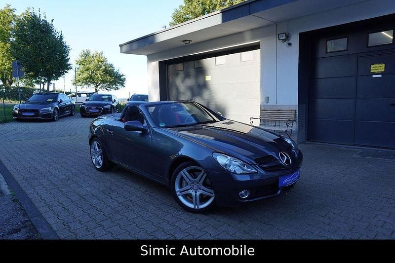 Grau Gebraucht 2010 Mercedes SLK200 Cabrio | 16.999 € (Teuer) - Bild 1/4