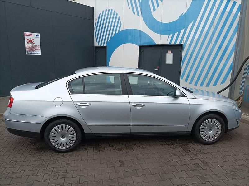 Gebraucht VW Passat Trendline 116 PS (85 kW) 2005 Silber Limousine