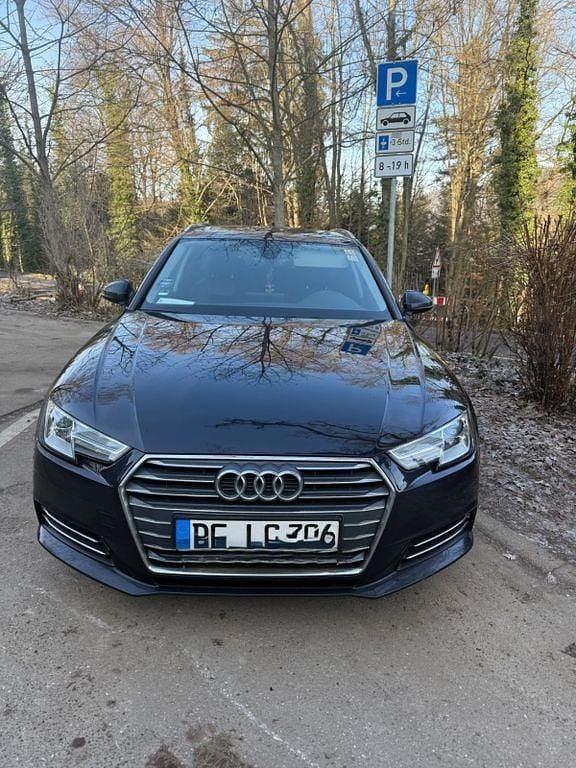 Blau Gebraucht 2016 Audi A4 Ambiente Kombi | 10.850 € (Superpreis) - Bild 1/4