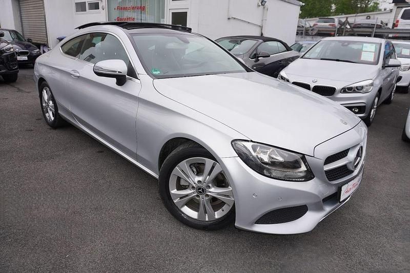 Gebraucht Mercedes C180 156 PS (114 kW) 2018 Silber Coupé
