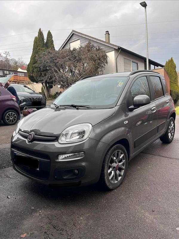 Grau Gebraucht 2020 Fiat Panda Kleinwagen | 9.599 € - Bild 1/4