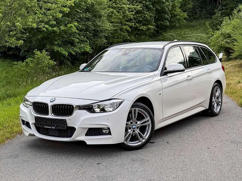 Weiß Gebraucht 2016 BMW 320 M Sport Kombi | 14.380 € (Fairer Preis) - Bild 1/4